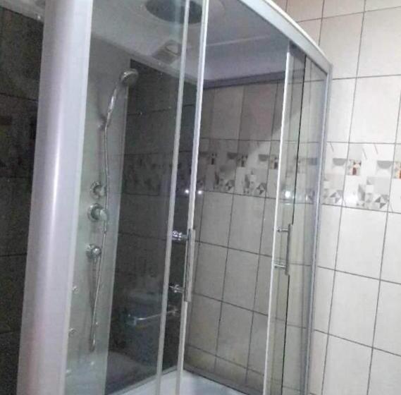 اتاق لوکس, Villa Spirou