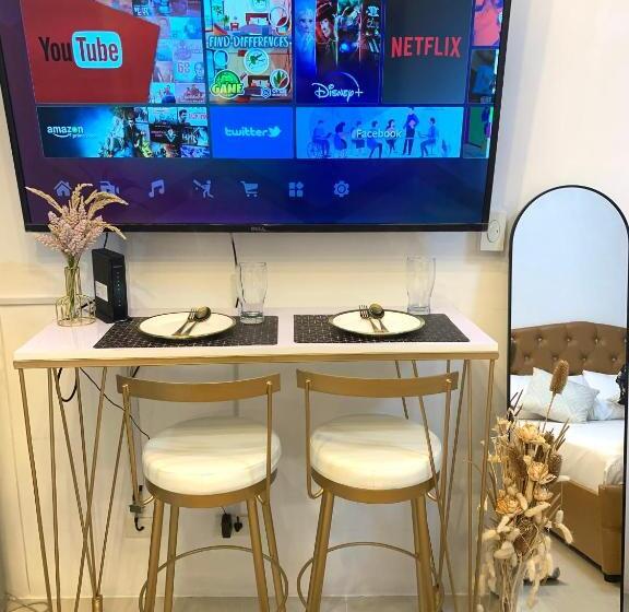 スタンダードスタジオ, Casa Mia Dos By J Sm North