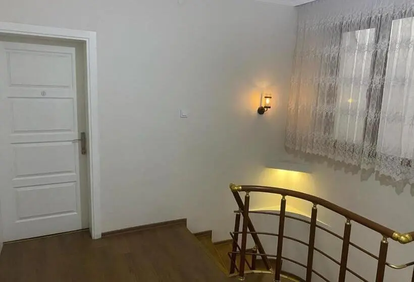 Standard-huone Puutarhanäkymä, Eylül Suit Otel