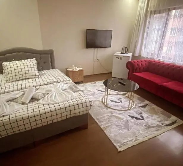 Standard Neljän Hengen Huone Puutarhanäkymä, Eylül Suit Otel