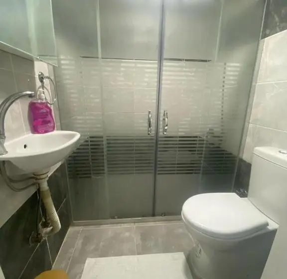 Standard Neljän Hengen Huone Puutarhanäkymä, Eylül Suit Otel