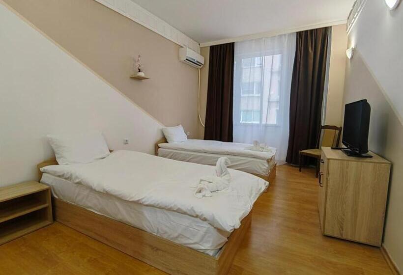 スタンダードルーム, хотел приятели