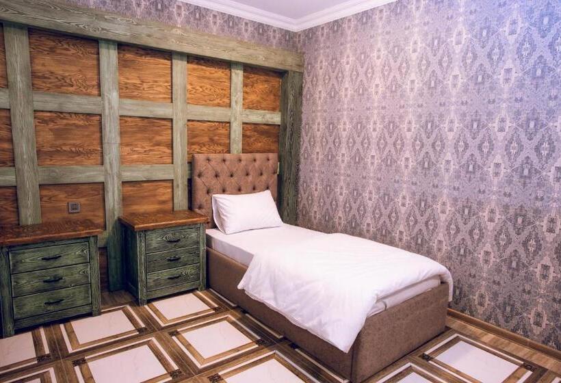 اتاق استاندارد سه تخته با چشم‌انداز باغ, Aynur Qala Resort