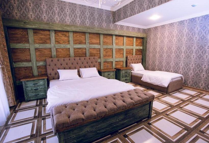اتاق استاندارد سه تخته با چشم‌انداز باغ, Aynur Qala Resort