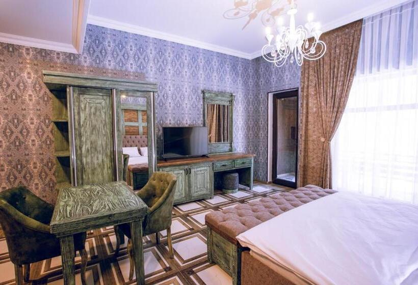 اتاق استاندارد سه تخته با چشم‌انداز باغ, Aynur Qala Resort