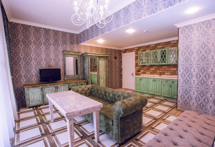 سوییت با چشم‌انداز کوه, Aynur Qala Resort