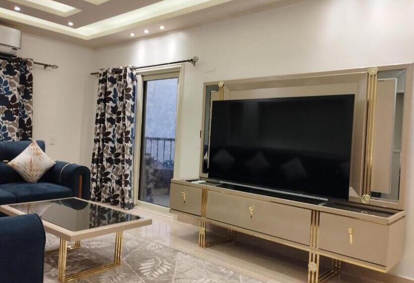 آپارتمان 1 خوابه با تراس, Discover Inn