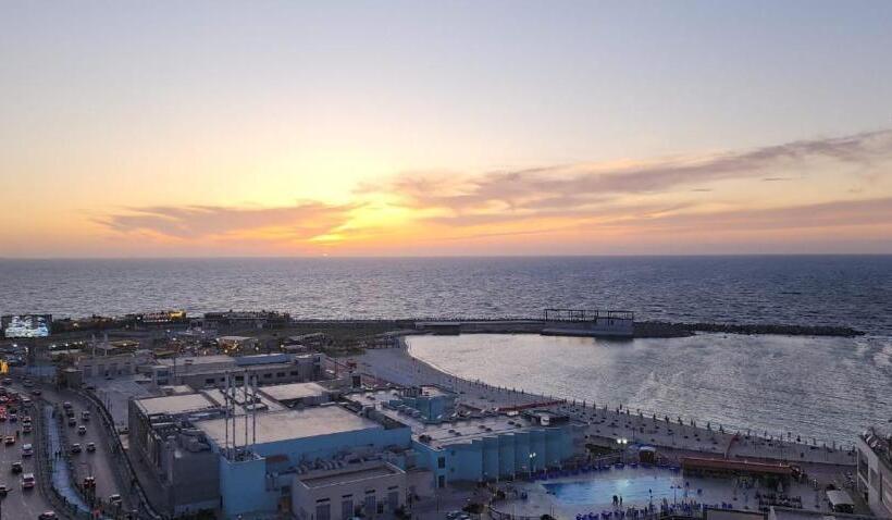 آپارتمان 1 خوابه با تراس, Discover Inn