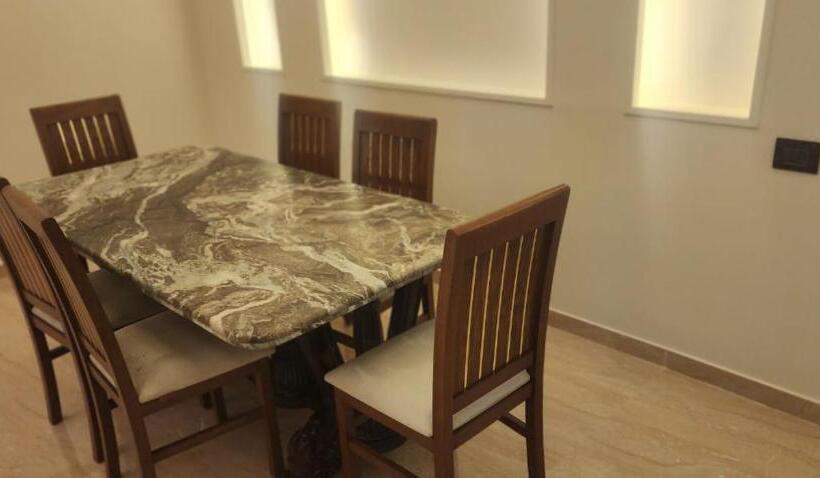 آپارتمان 1 خوابه با تراس, Discover Inn