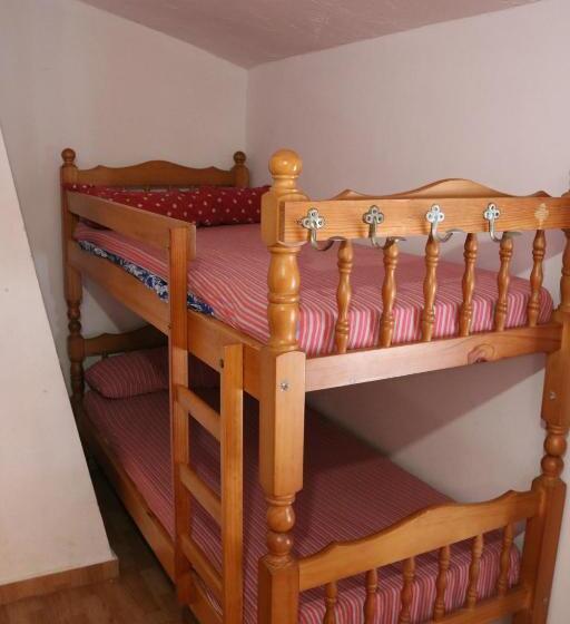 غرفة عائلية, El Regajo