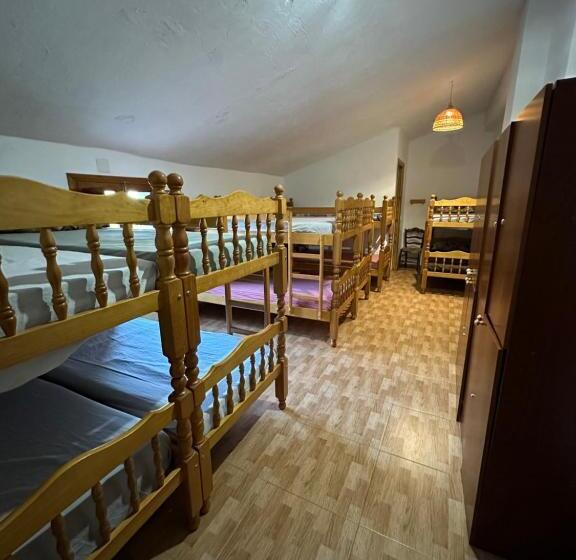 غرفة عائلية, El Regajo