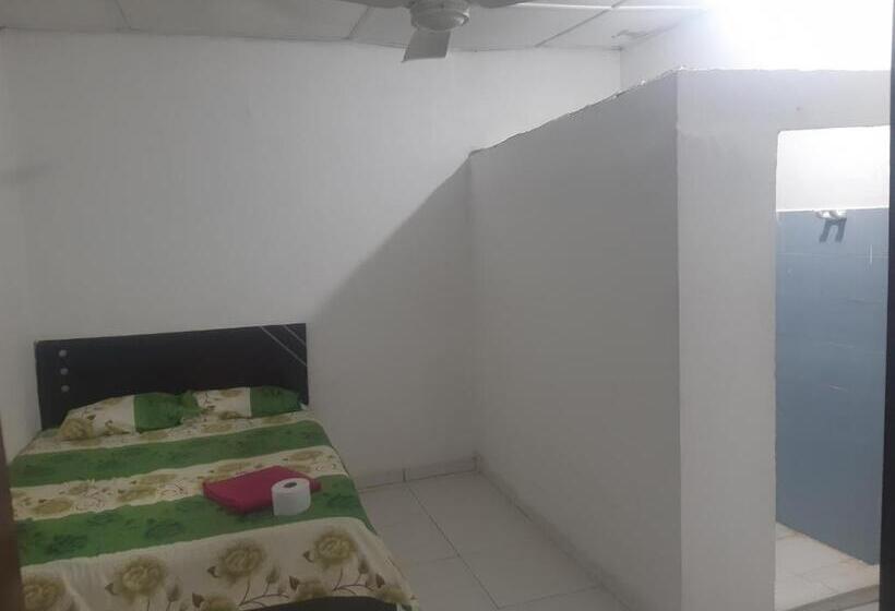 Номер Стандарт, Hostal Nuevo Hollywood