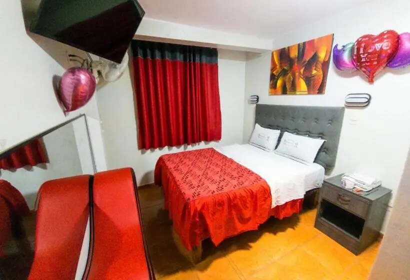 سوییت, Hostal Paris