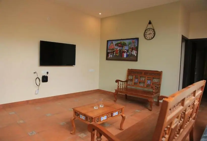 Perhehuone, Ponni Homestay Kumbakonam