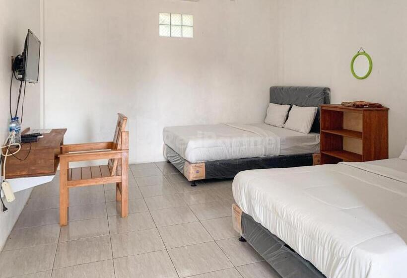 Семейный Номер, Reddoorz @ Pantai Sayangheulang