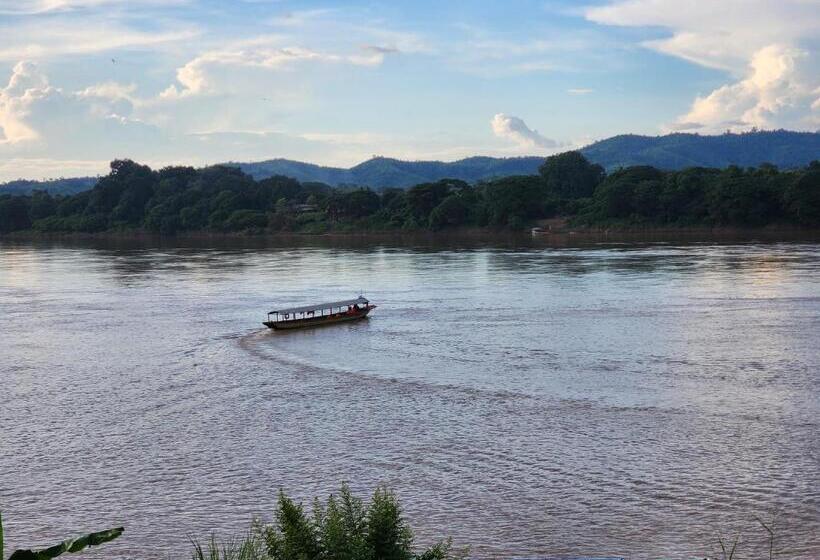 豪华海景房带阳台, Suksomboon