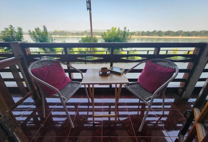 豪华海景房带阳台, Suksomboon