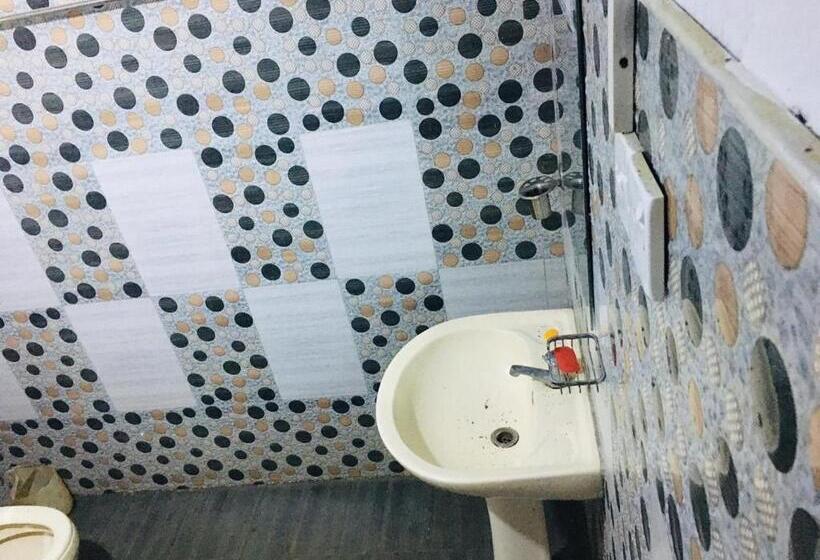 Ekonomiskt Rum, Gamini S Place