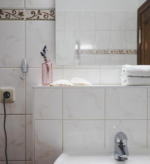 스탠다드 룸, Wohnung Ruth  Turmzimmer Anno1869 Herrenhaus Viecheln