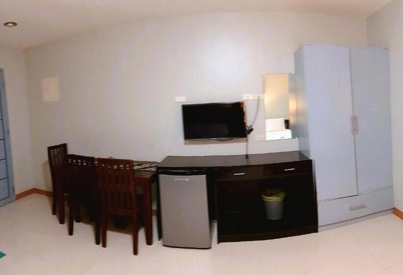 Трехместный Номер Классика, Felli`s Guest House