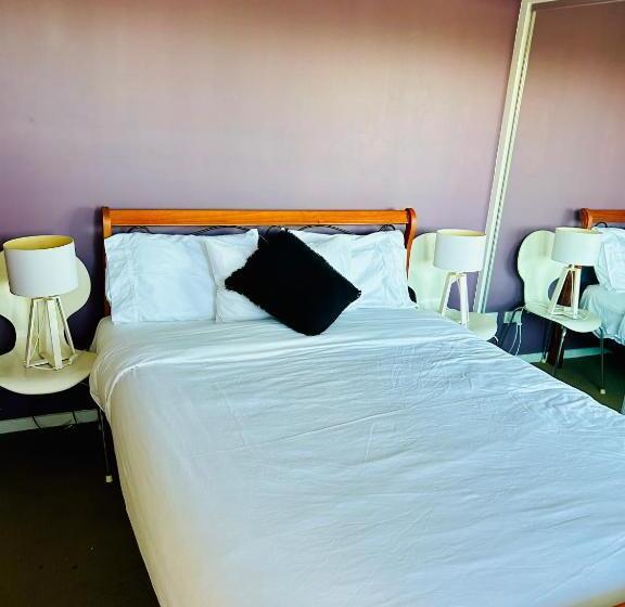 标准间, Urban Oasis