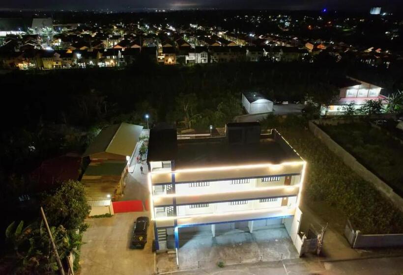 خانه 3 خوابه, Caishen Apartelle 301
