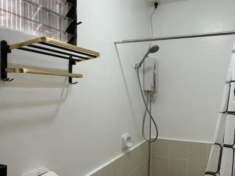 خانه 3 خوابه, Caishen Apartelle 301