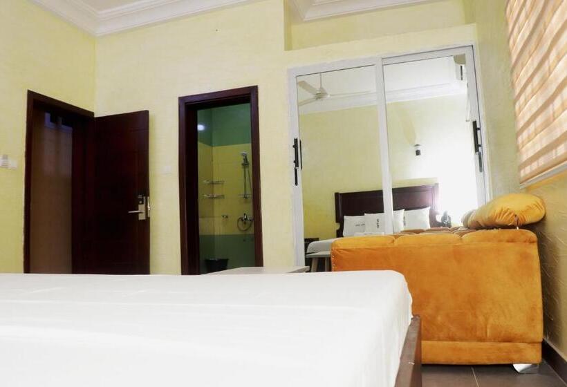 سوییت جونیور با بالکن, Kinyao