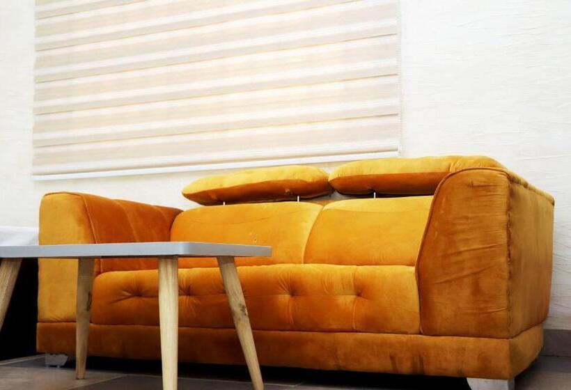 سوییت جونیور با بالکن, Kinyao