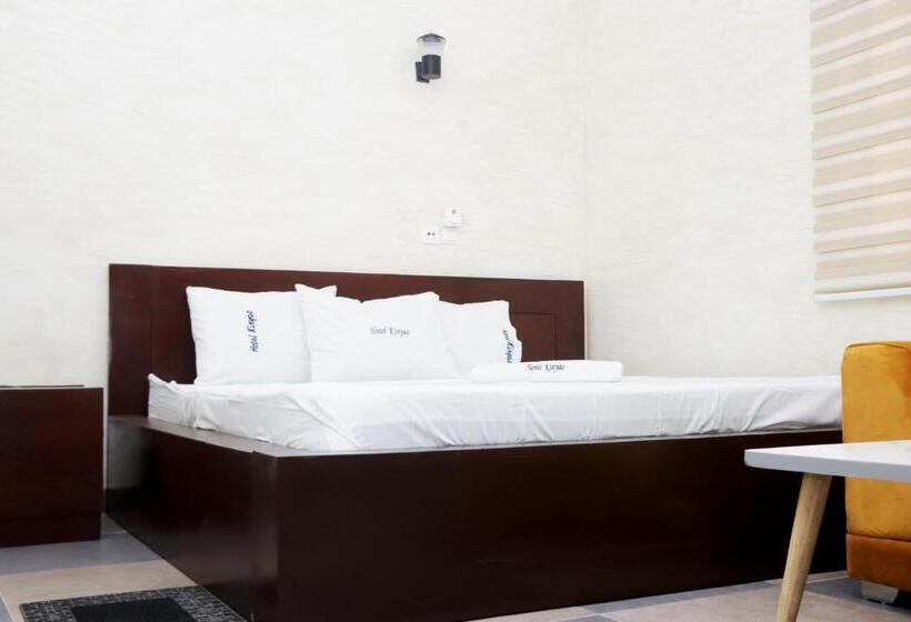 سوییت جونیور با بالکن, Kinyao