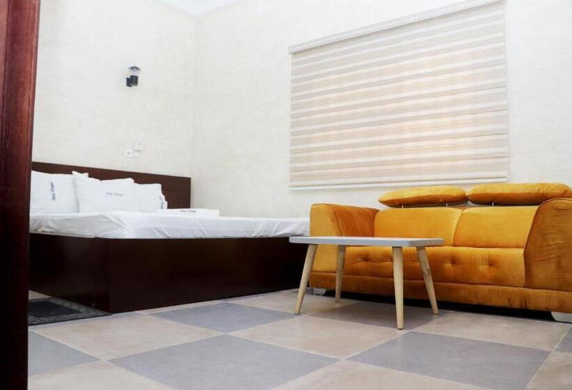 سوییت جونیور با بالکن, Kinyao