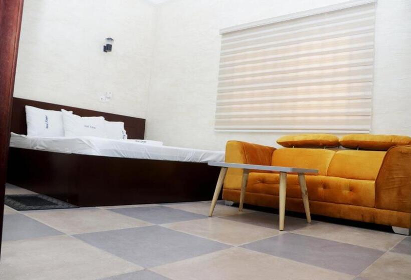 سوییت جونیور با بالکن, Kinyao