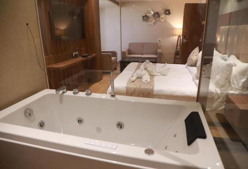 סוויטה עם ג'קוזי, Ramta Continental