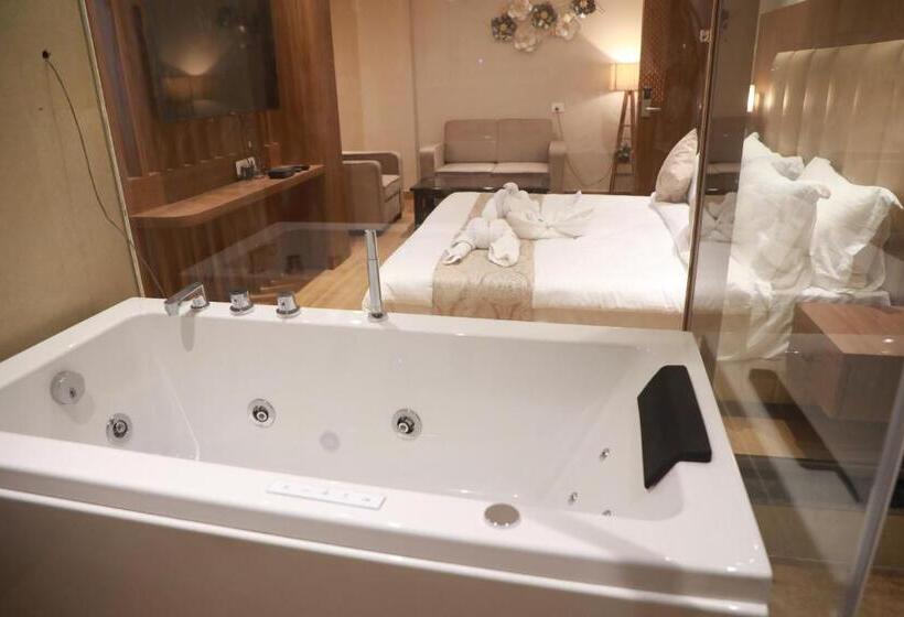 סוויטה עם ג'קוזי, Ramta Continental