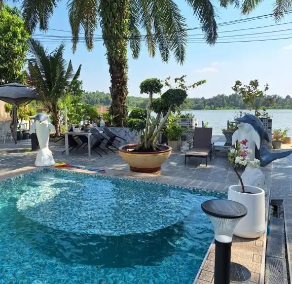 プールビュースタンダードルーム, River Pool Villa