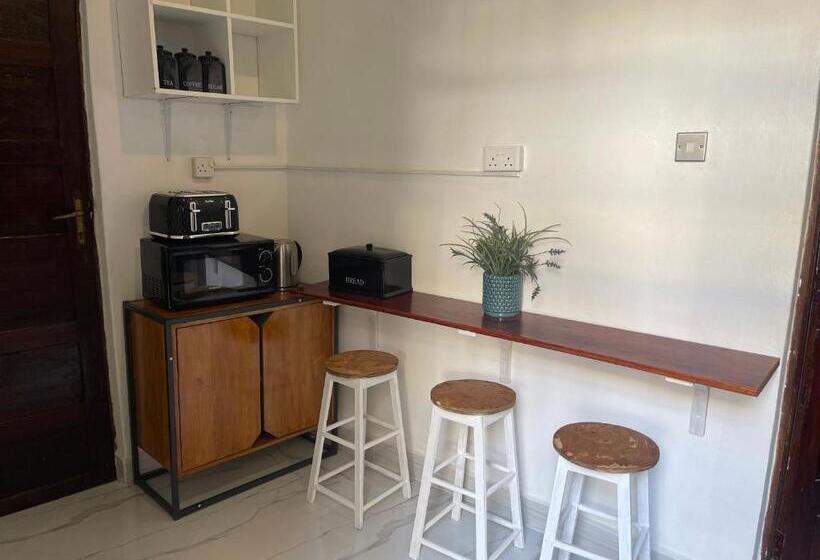 이코노미 룸, Nashu House Stone Town