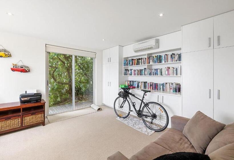 Дом 4 Спальни, Sandbanks