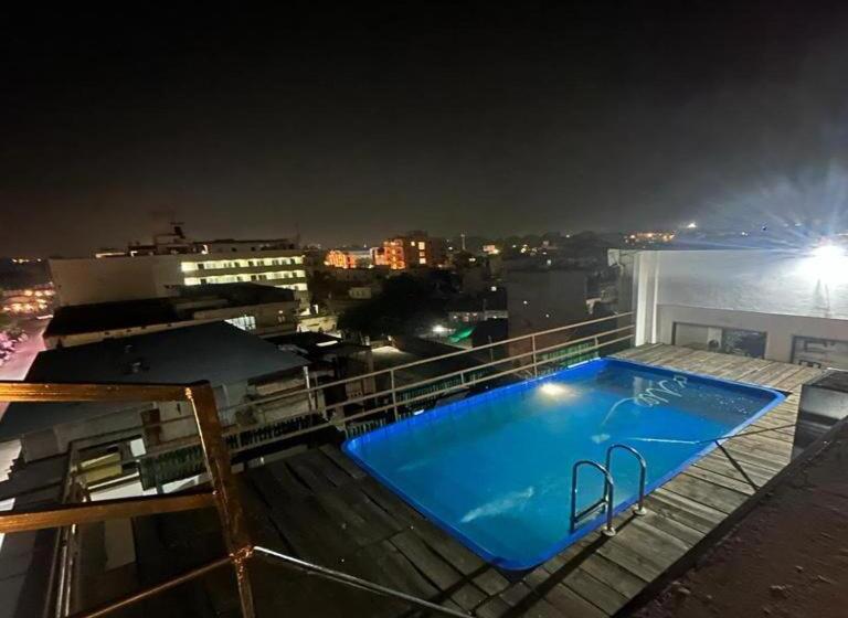 اتاق سوپریور با تخت بزرگ, Gvs 24 Club, Rooftop Cafe! Swimming Pool! Karaoke Music!