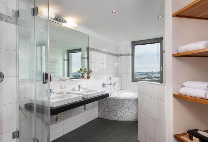 سوئیت پرزیدنت, The Tale Luxury Suites