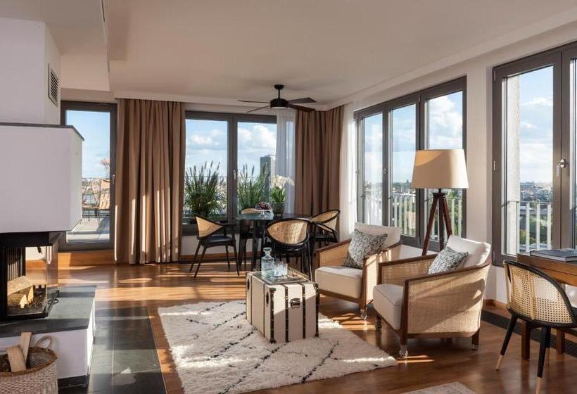 سوئیت پرزیدنت, The Tale Luxury Suites