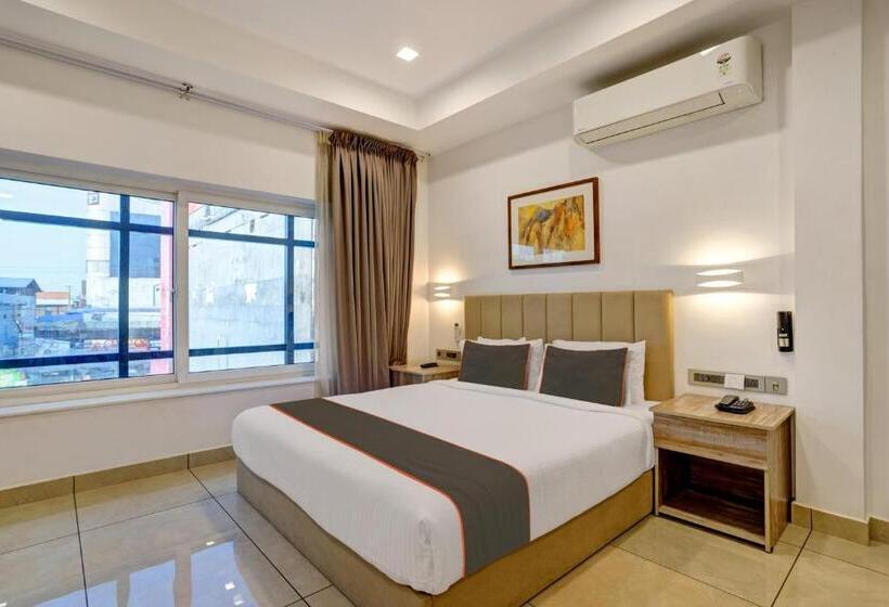 트리플 클래식 룸, Oyo Hotel Soorya