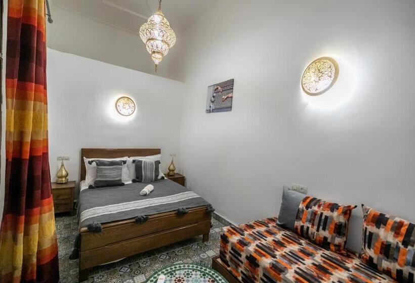 اتاق لوکس سه تخته, Riad Fes Lile