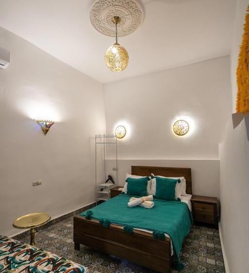 اتاق راحتی سه تخته, Riad Fes Lile