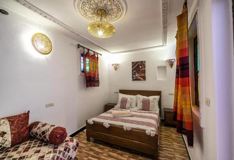 اتاق لوکس سه تخته, Riad Fes Lile