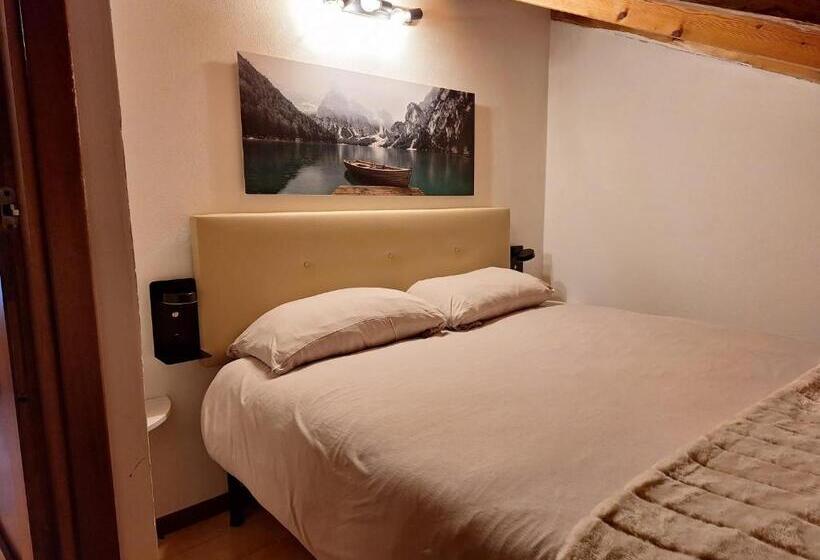 Номер Стандарт, Hisa Karletavi