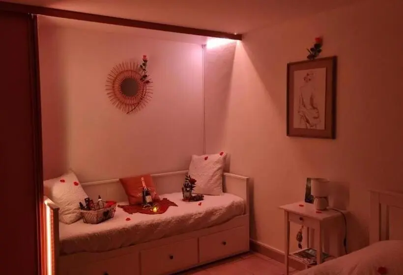 デラックスルーム, Love Room De Charme Var