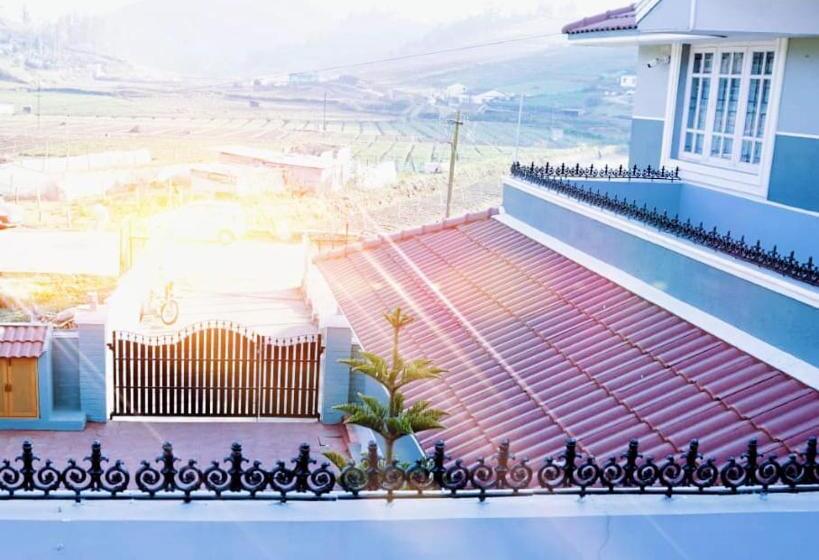 4间卧室的房子, Nivi Home Stay