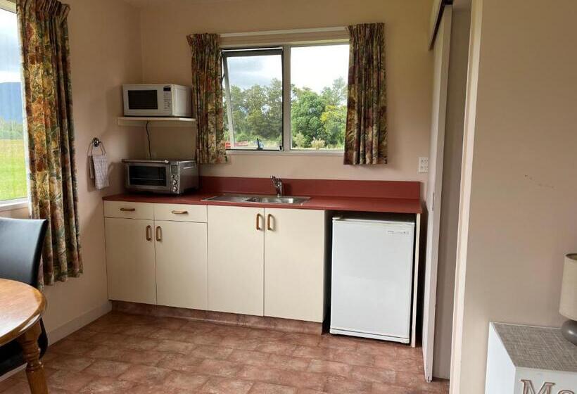 Студия Стандарт, Carrickfergus Cottage Unit 2