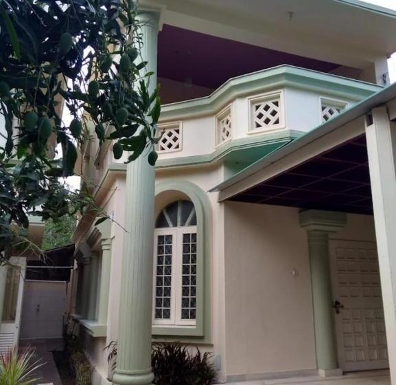 Deluxe Rum, Chandan Resort