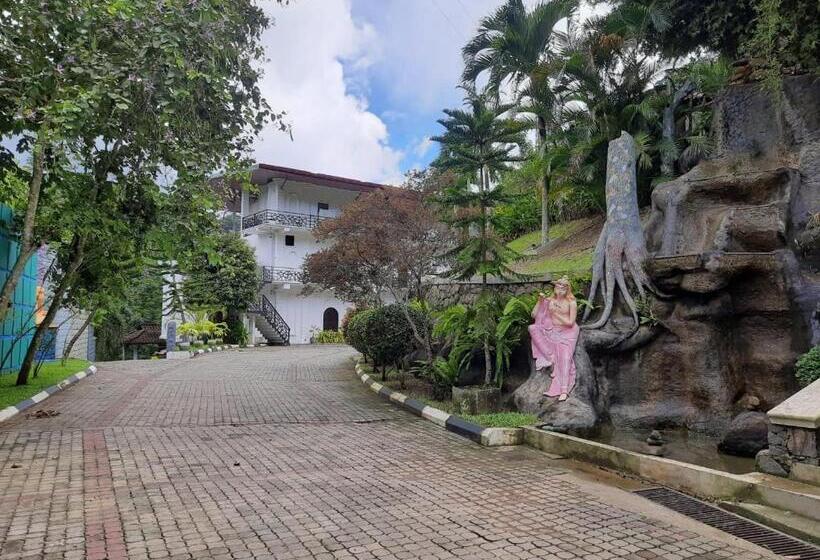 Номер Стандарт Трехместный, Kosgahadolaella Green Resort